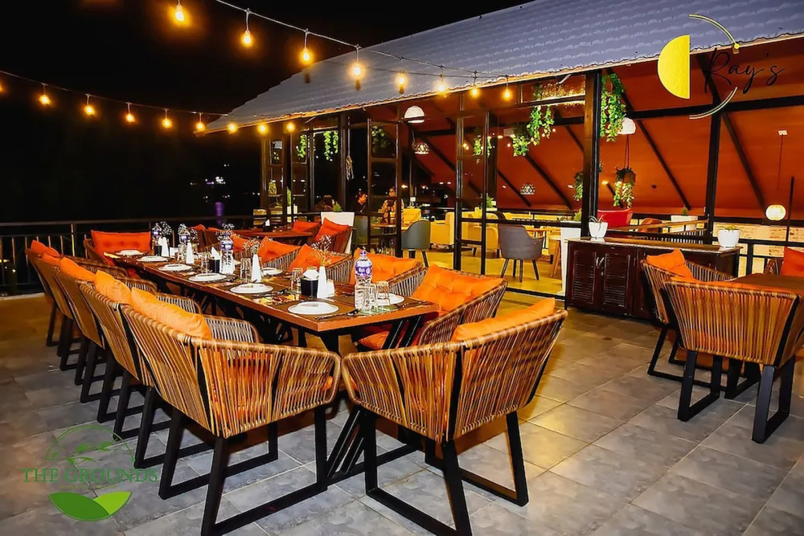 Majestic Lake Front Hotel & Suites