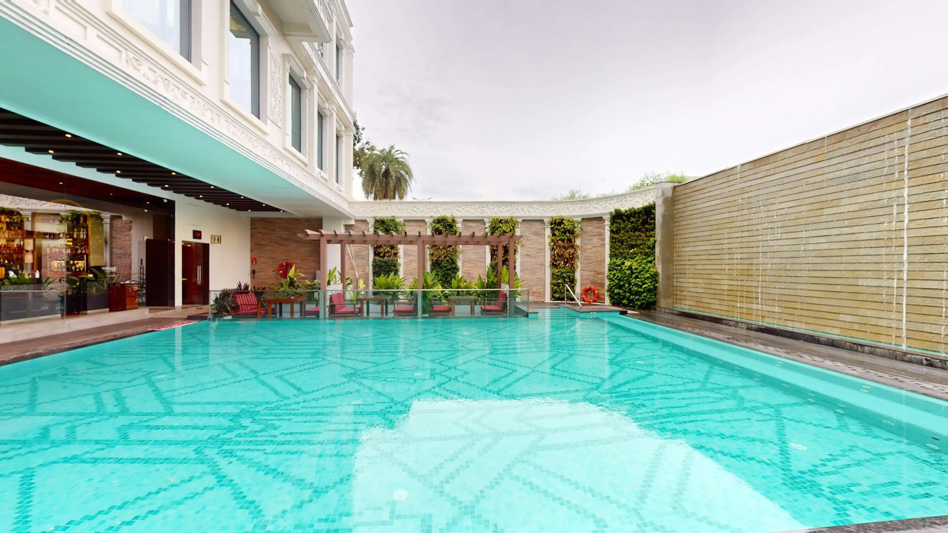 Radisson Blu Hotel & Suites GRT Chennai