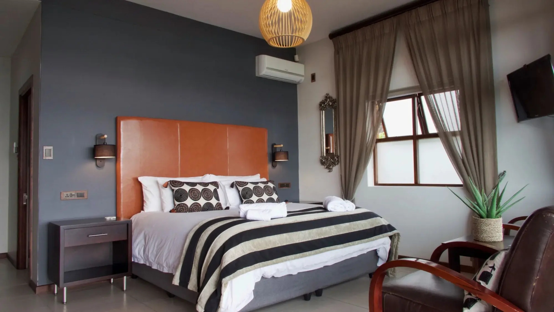 Shaloha Guesthouse on Supertubes