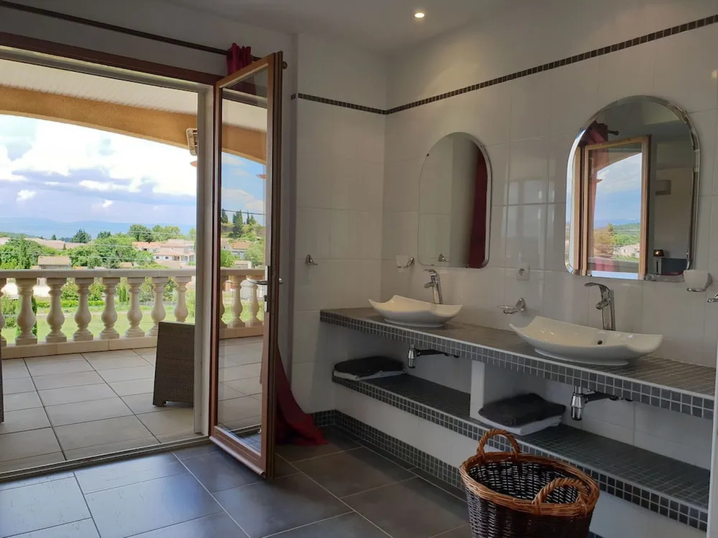 Modern Villa in Montbrun-des-Corbieres with Private Pool