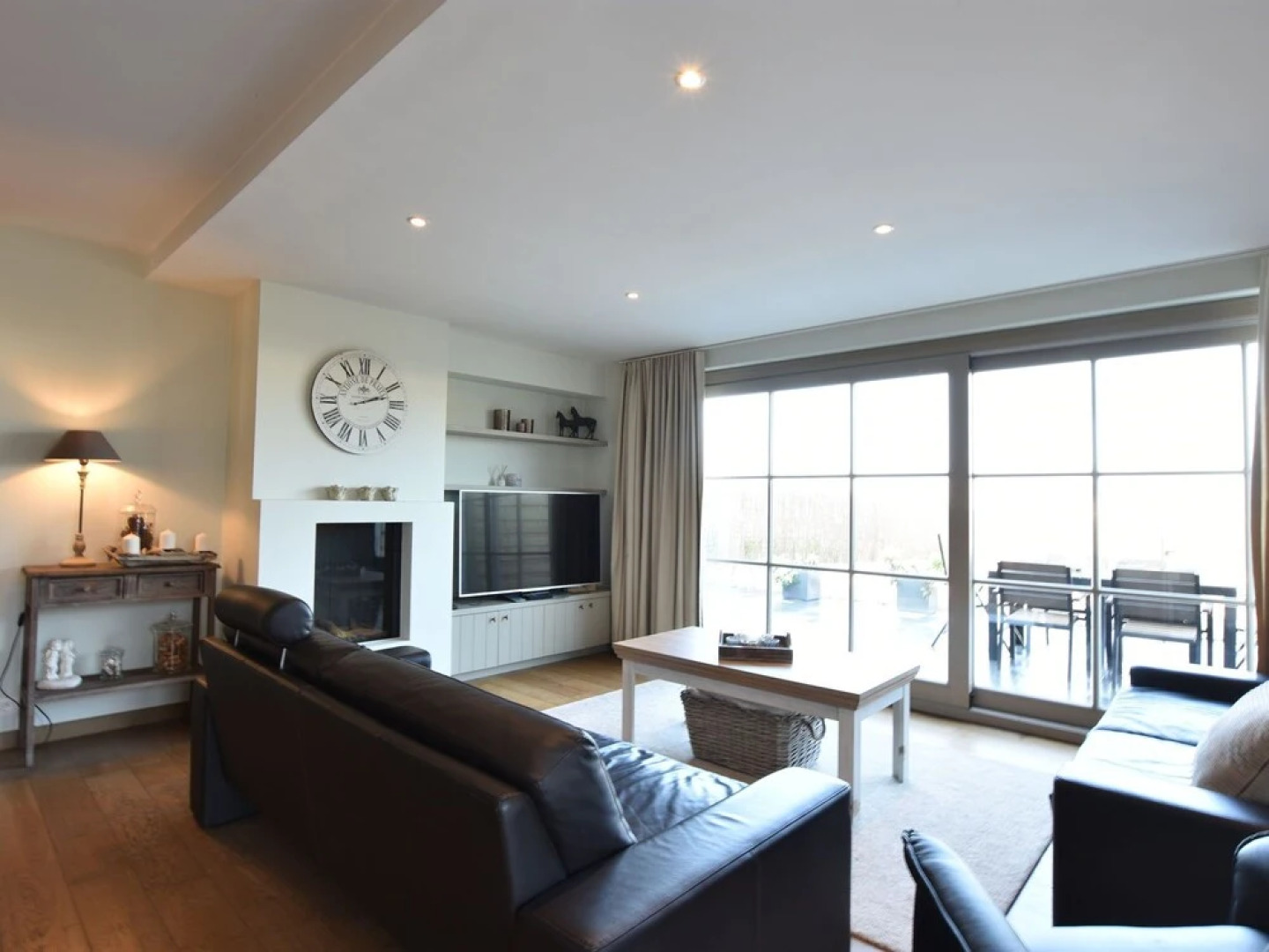 Spacious Holiday Home in Middelkerke with Hot Tub