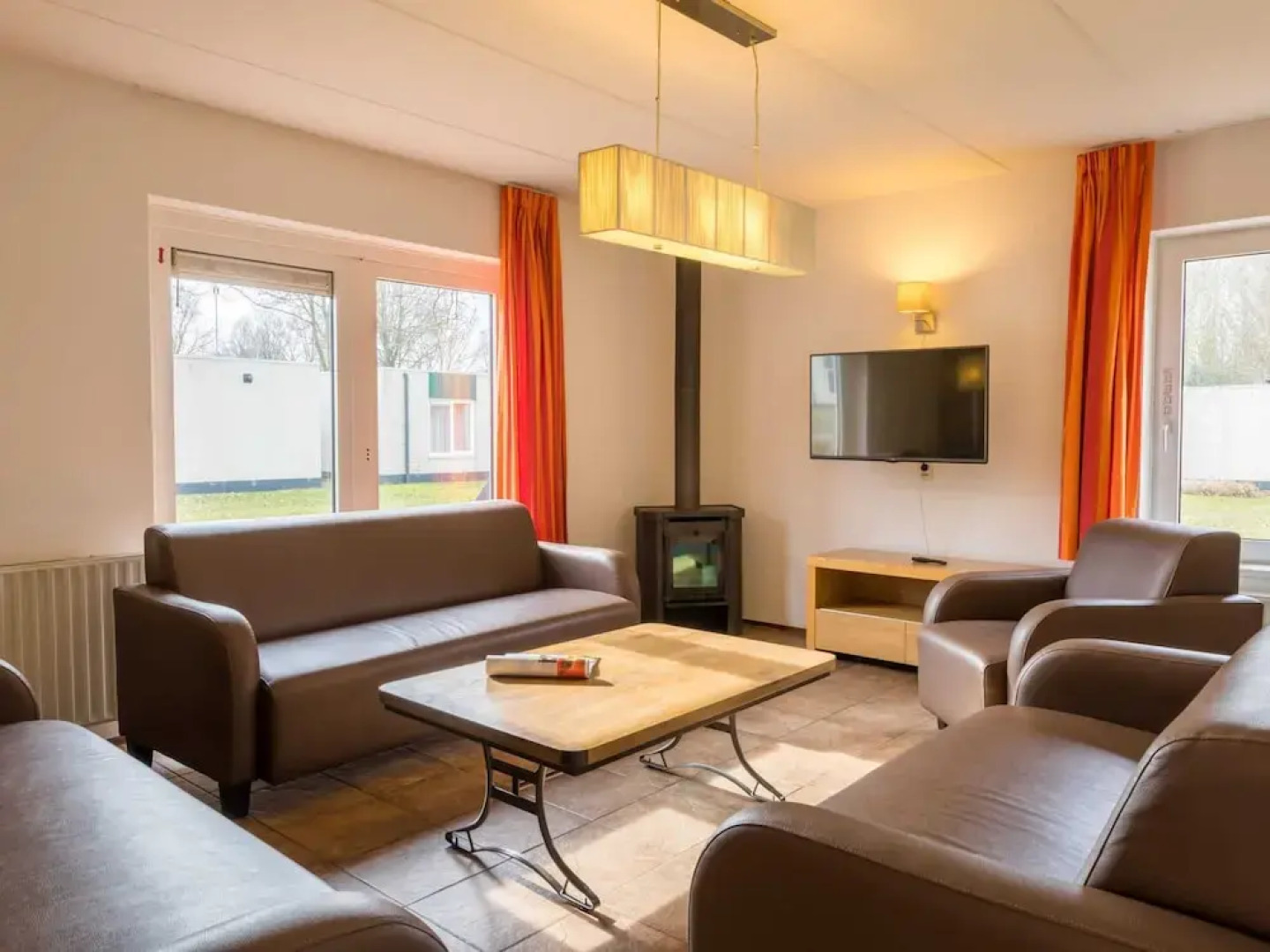 Spacious Bungalow with Dishwasher near Hunebedcentrum