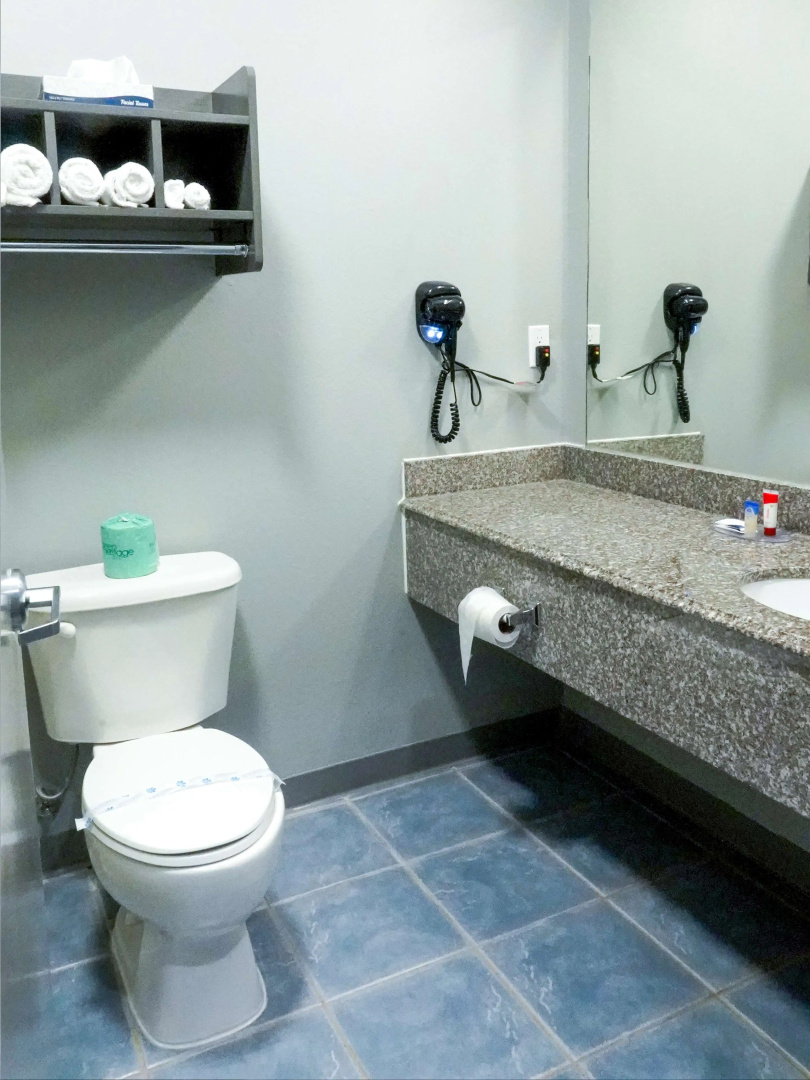 Americas Best Value Inn & Suites Bush Intl Airport