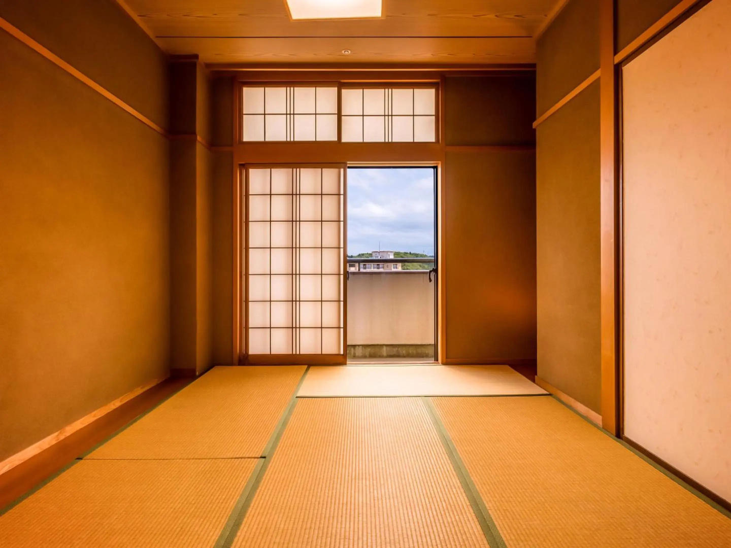 Ooedo Onsen Monogatari Awazu Grand Hotel