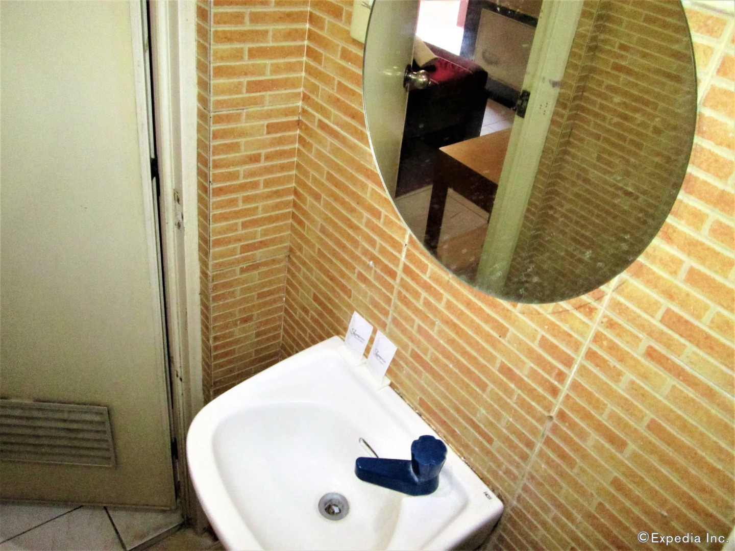 St. Nicolas Inn CDO City Center