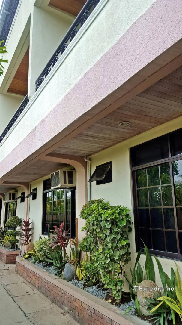 Dumaguete Royal Suite Inn