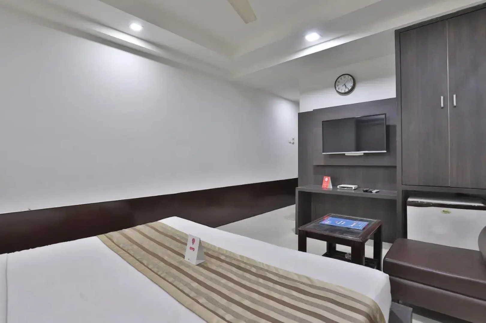 Hotel Nova Cross Road