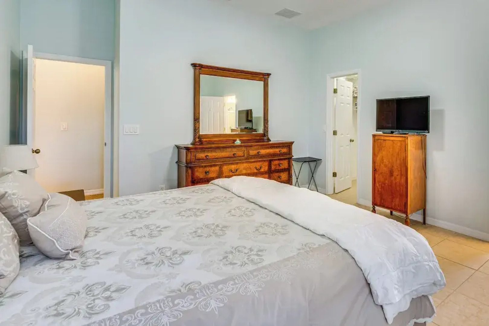 4 Mi to Beaches: Fort Myers Escape w/ Patio