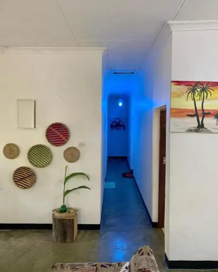 Mambo & Jambo House