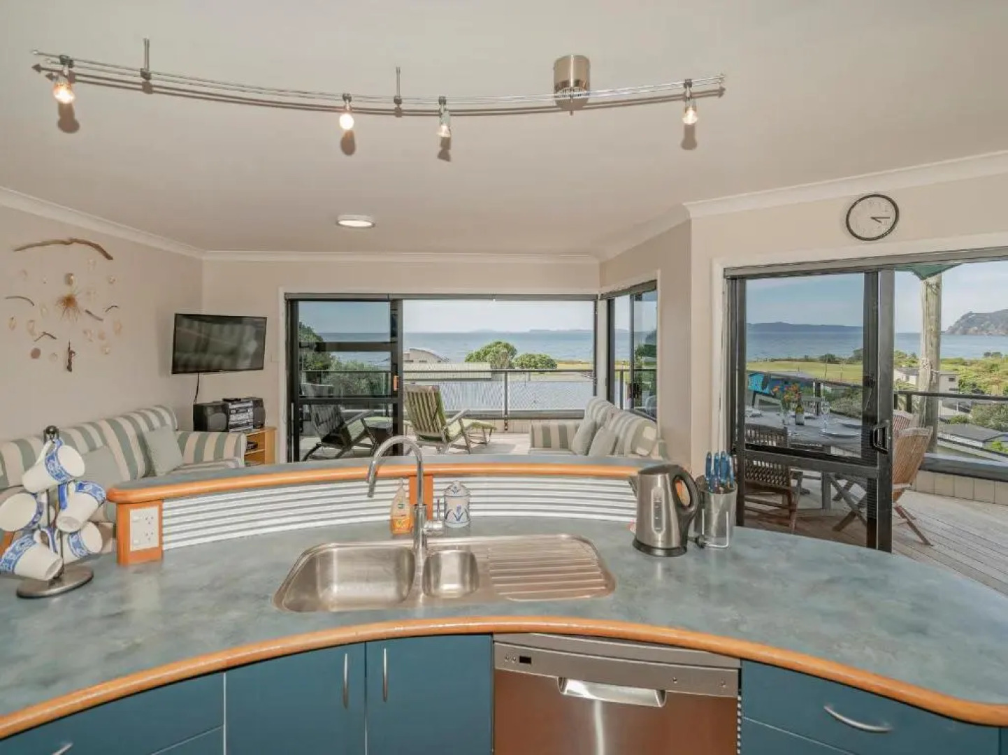 The Glass House - Kuaotunu Holiday Home