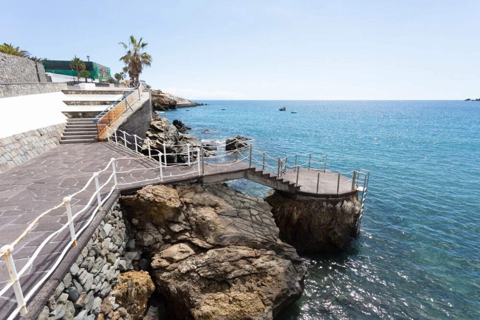 HomeLike Stunning Sea Front House El Poris