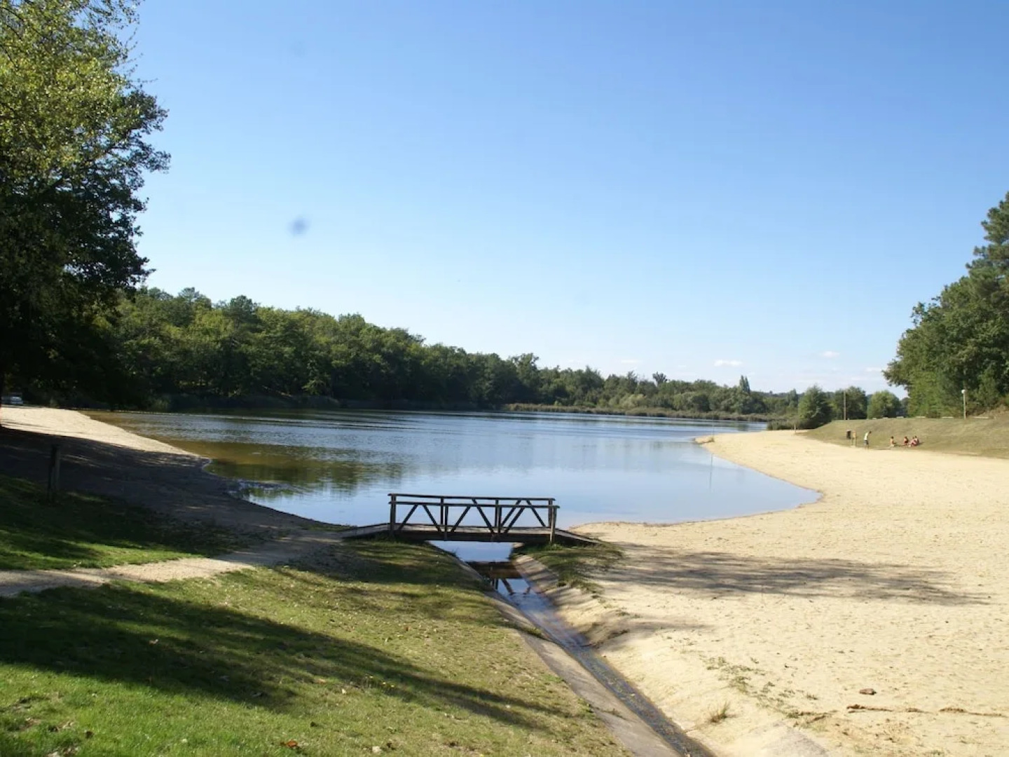 Cozy bungalow in the authentic French countryside