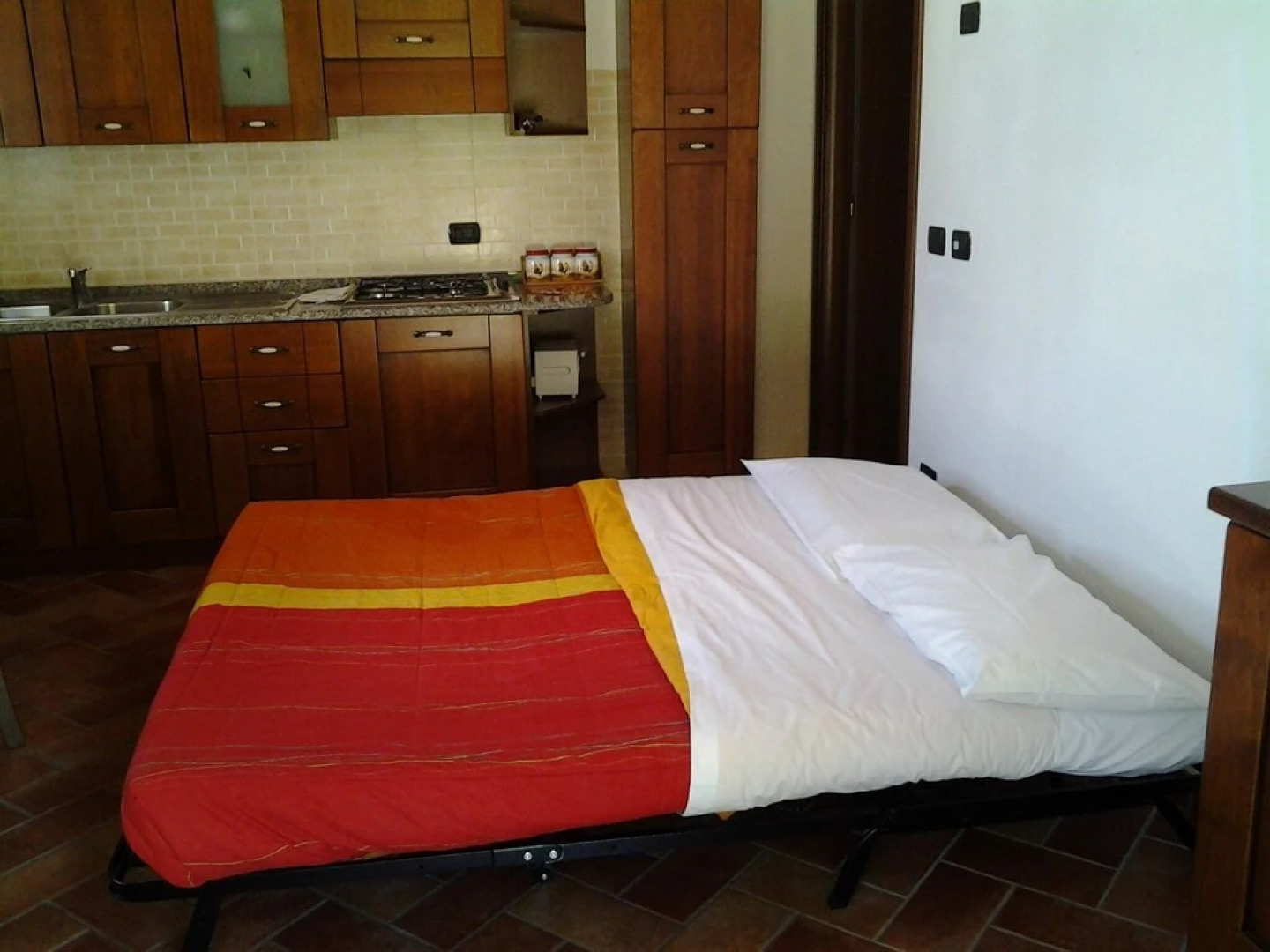 Edera Apartment in a No Kids Farmhouse, up to 6 People