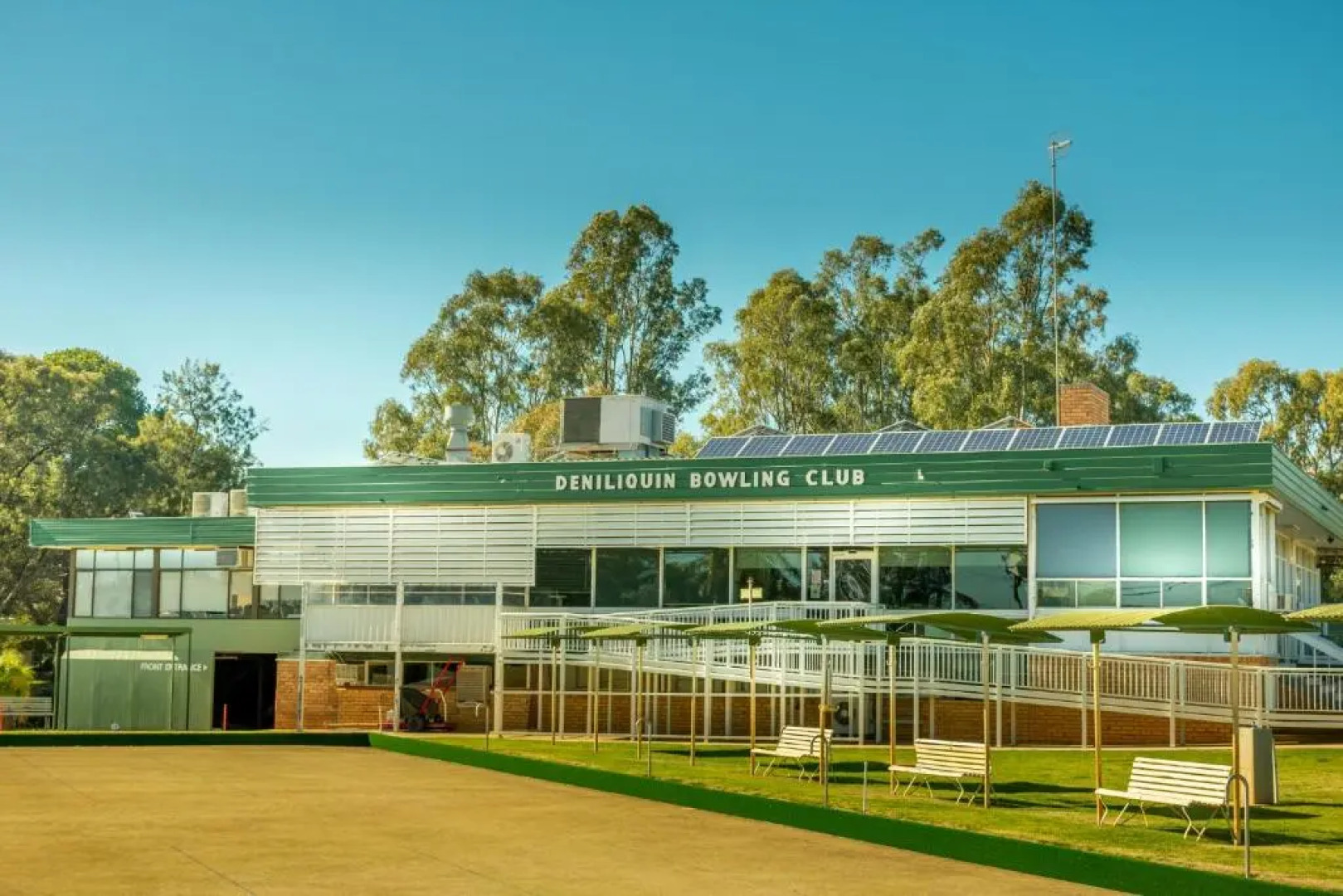 Deniliquin Country Club Motor Inn