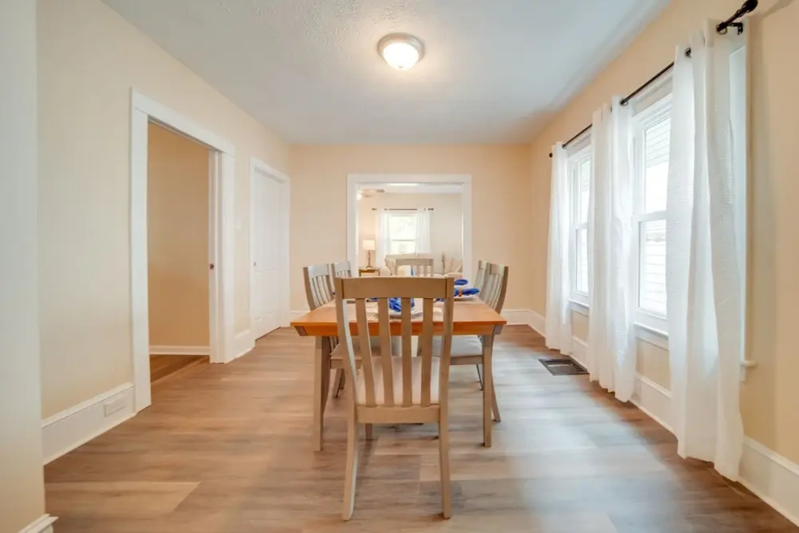 Vacation Rental w/ Porch & Views of Lake Erie!