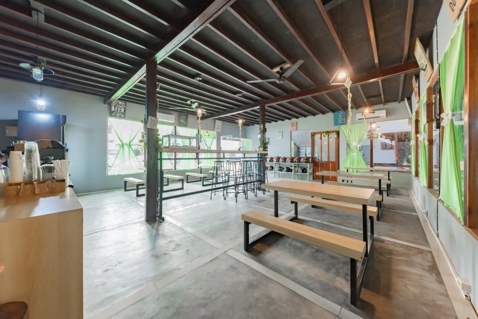 Urbanview Hotel Tropical Ketapang by RedDoorz