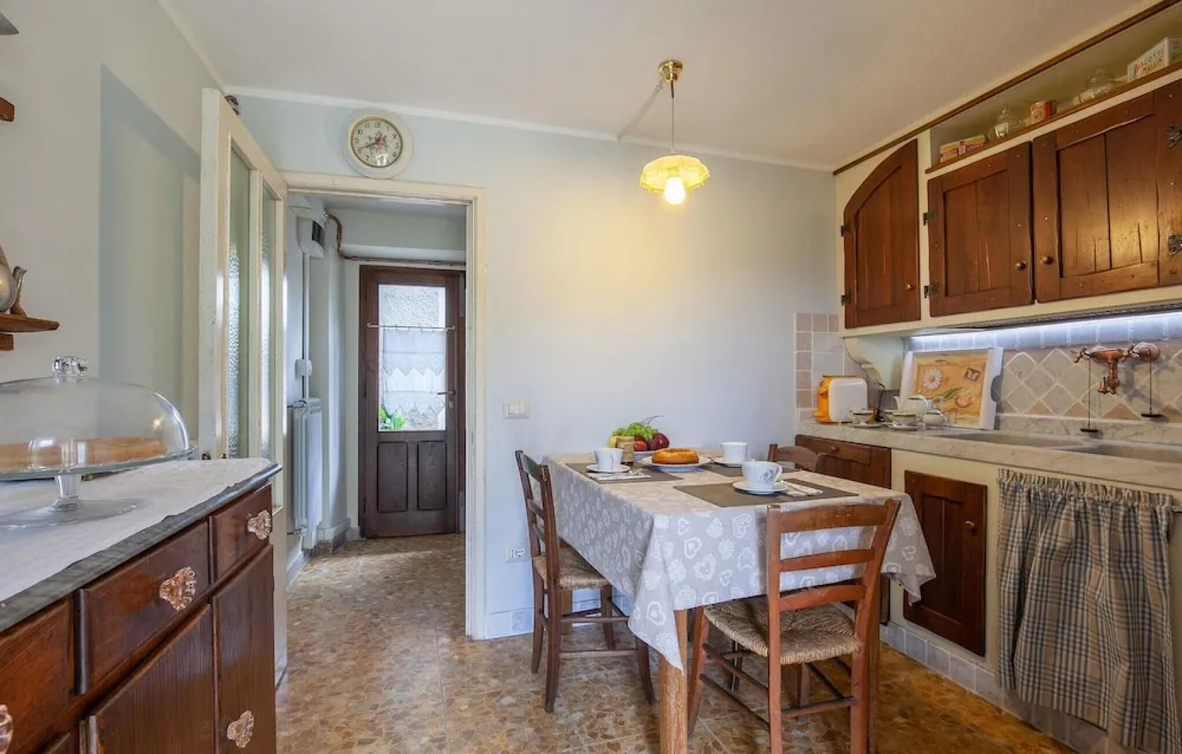 Stunning Home in Piazza al Serchio With 2 Bedrooms and Wifi