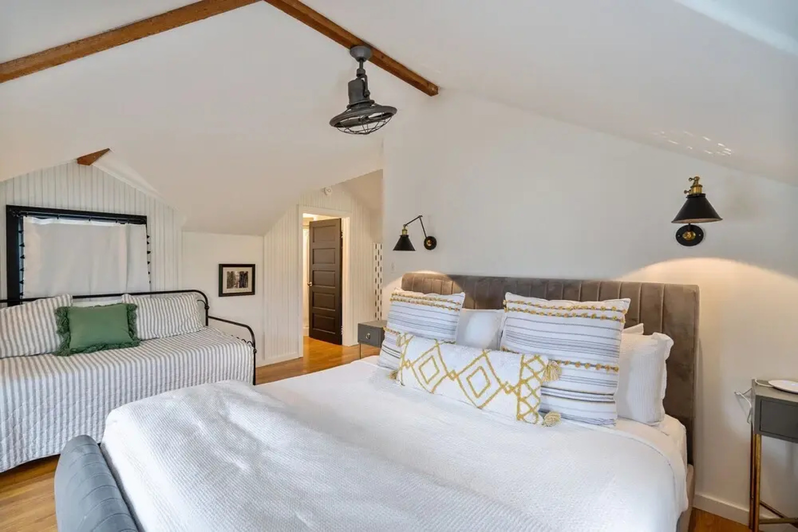 Charming Home With Firepit Just 5 min From Hilmy Cellars