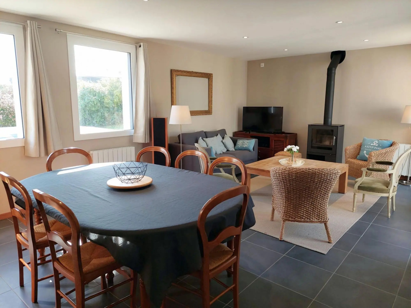 Breton holiday home in a quiet location near the beach