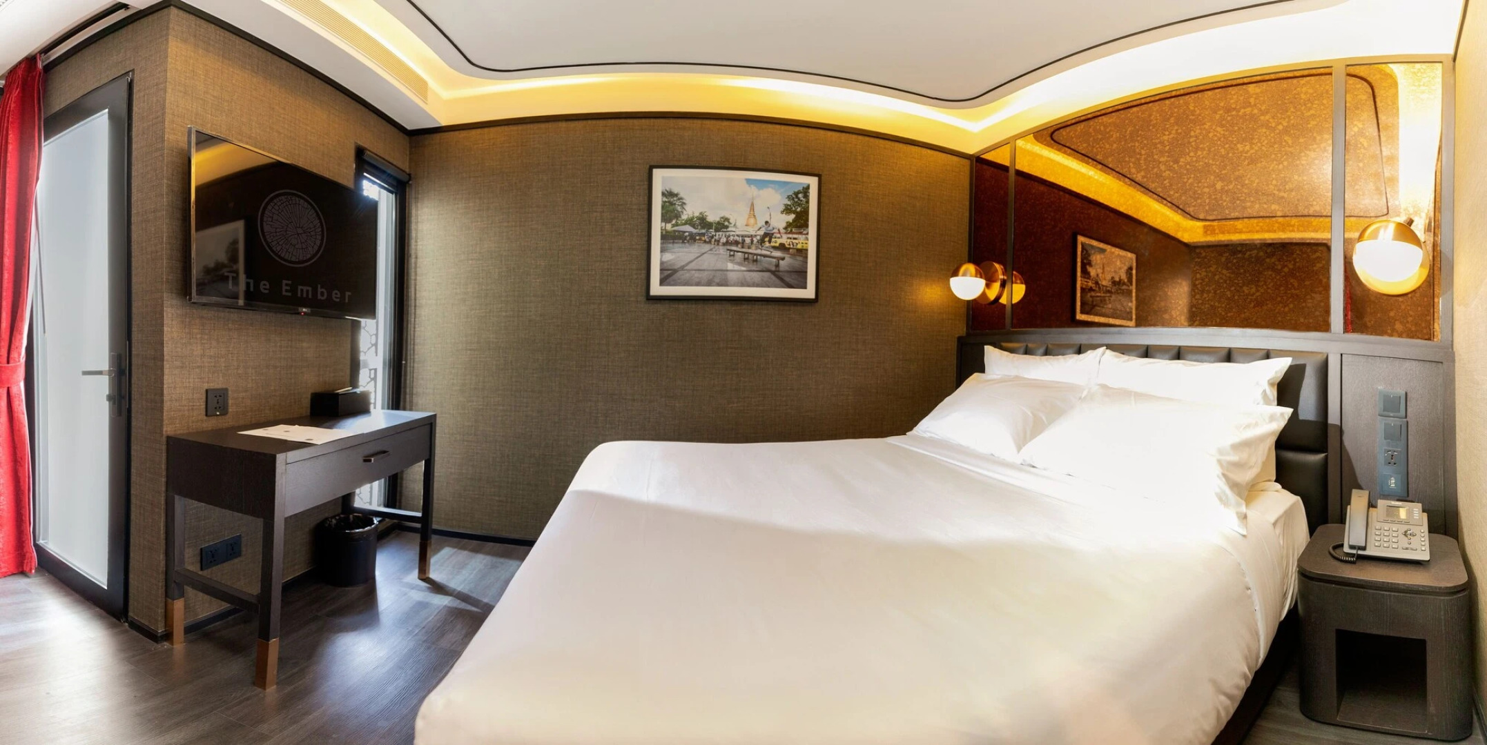 The Gravitique Hotel Khaosan