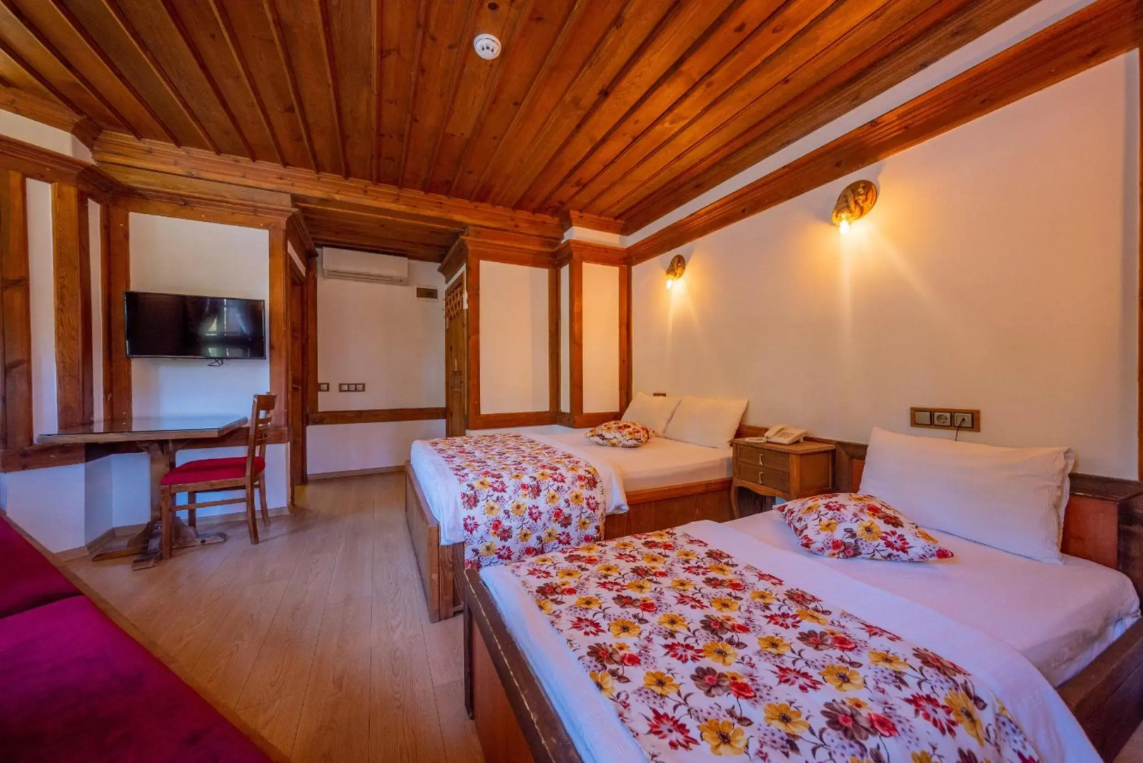 Cesmeli Konak Garden