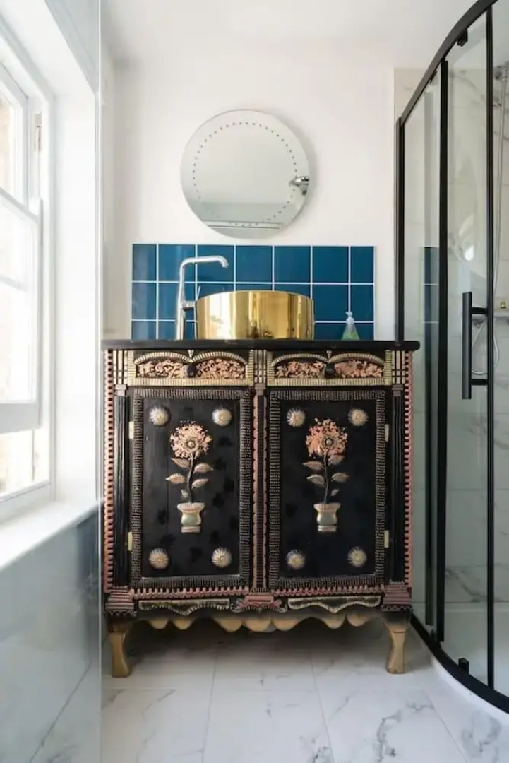 Stylish Beachfront Luxury With Sweeping Sea Views