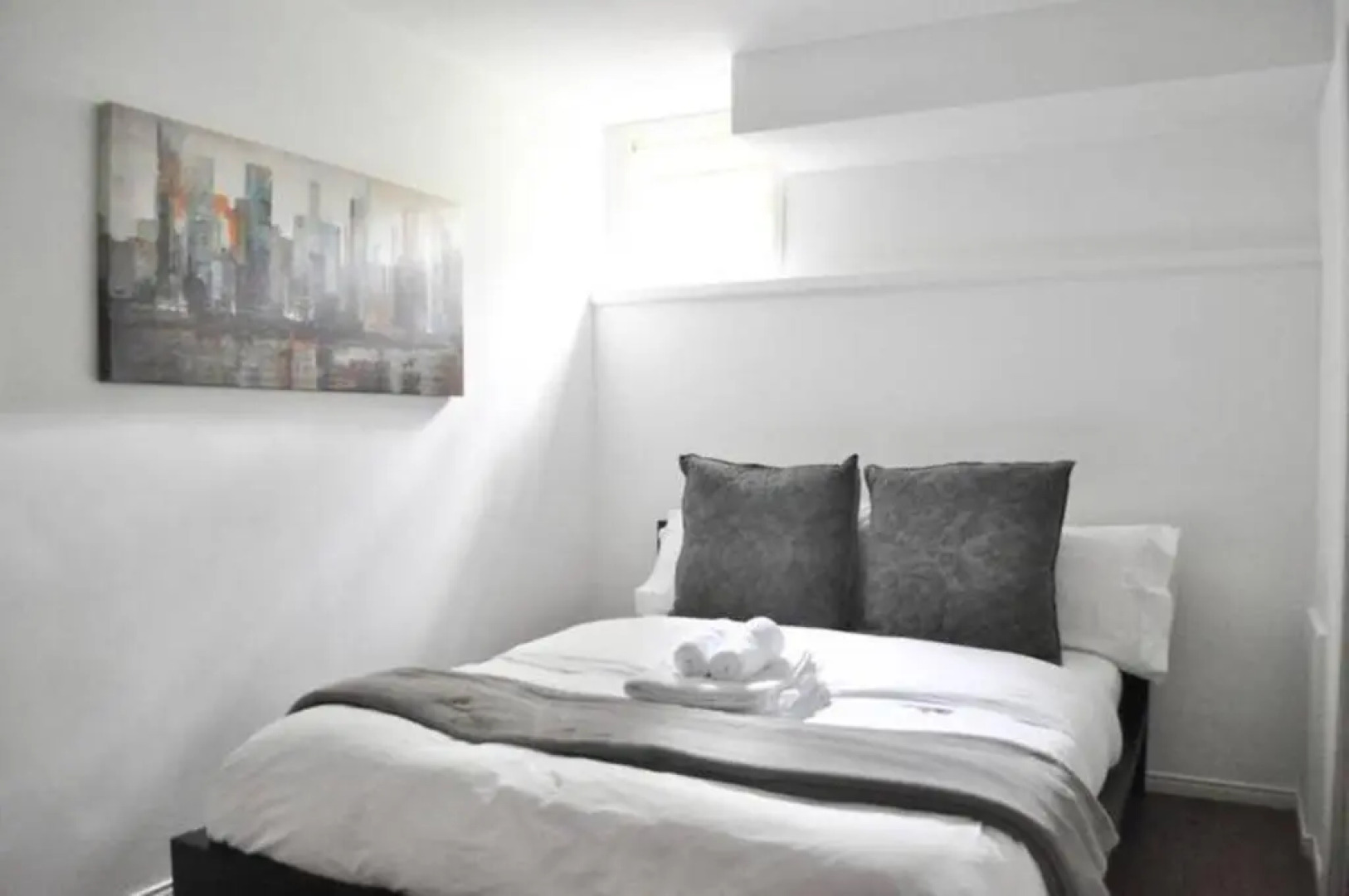 Cozy 1 BD Suite Centrally Located North Vancouver