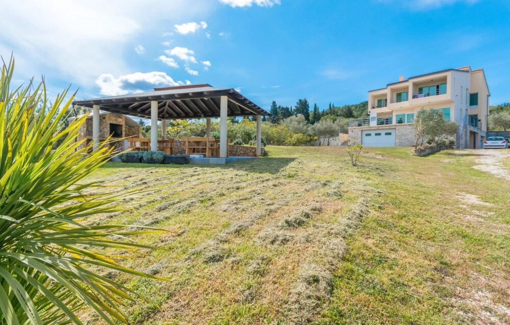 Stunning Apartment in Banj With Wifi and 2 Bedrooms