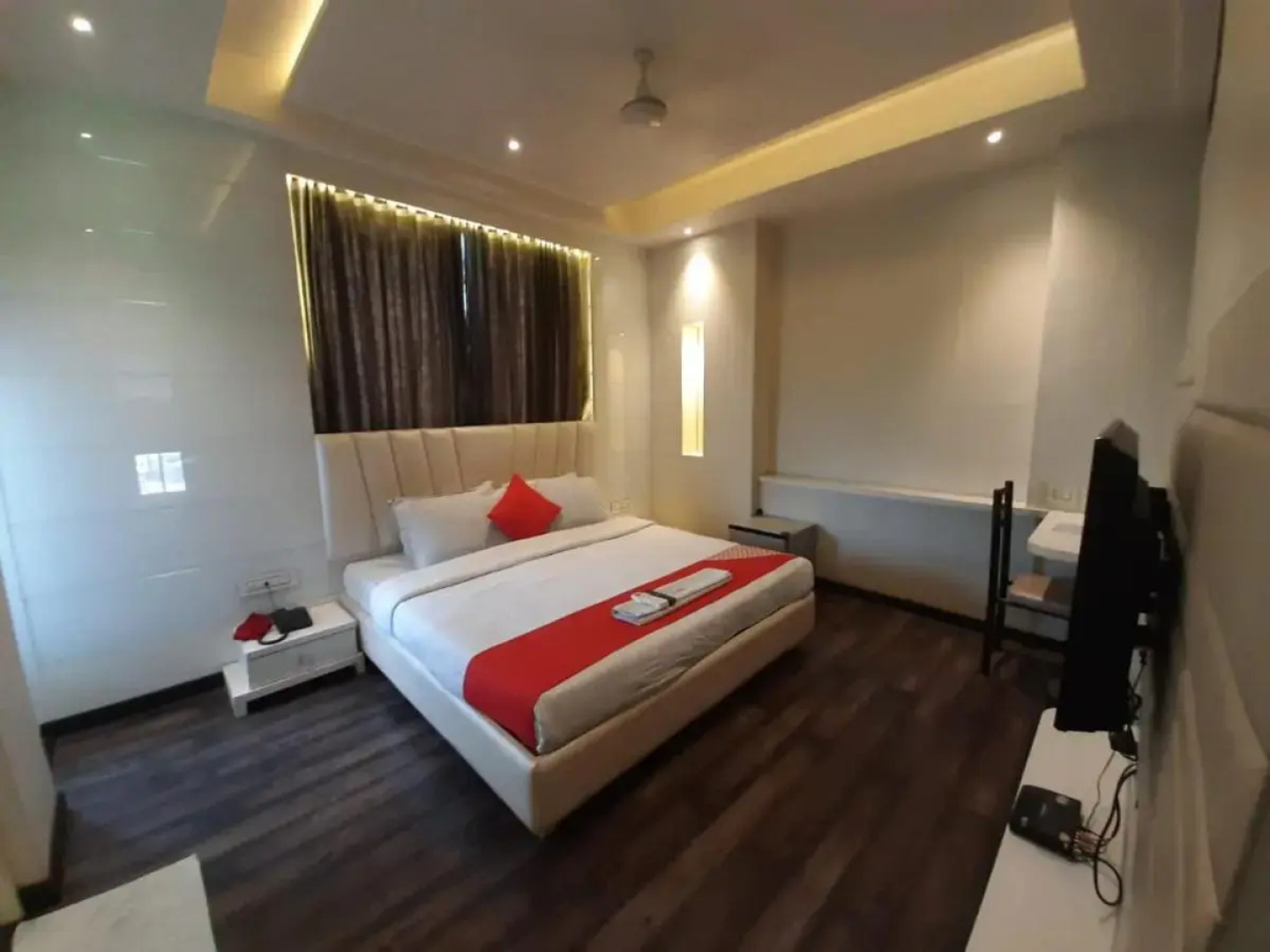 Hotel Lotus Residency