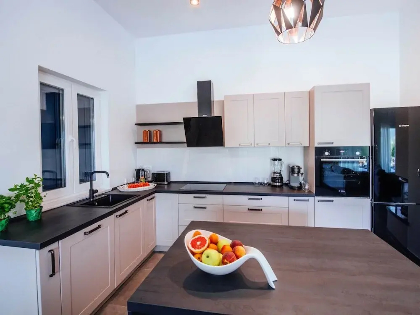 Villa With Private Pool and Garden