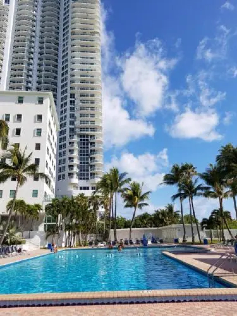 Miami Beach Suncoast Apartment III
