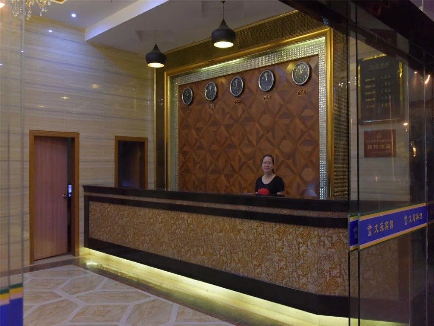 Jun Hotel Guangdong Zhanjiang Suixi County Quanfeng Square