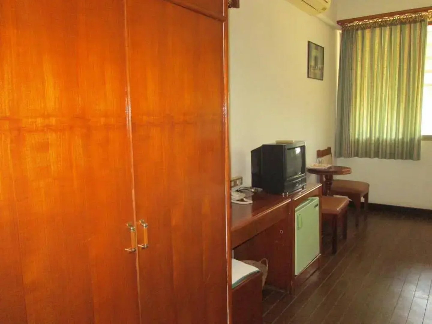 Royal Jommanee Hotel
