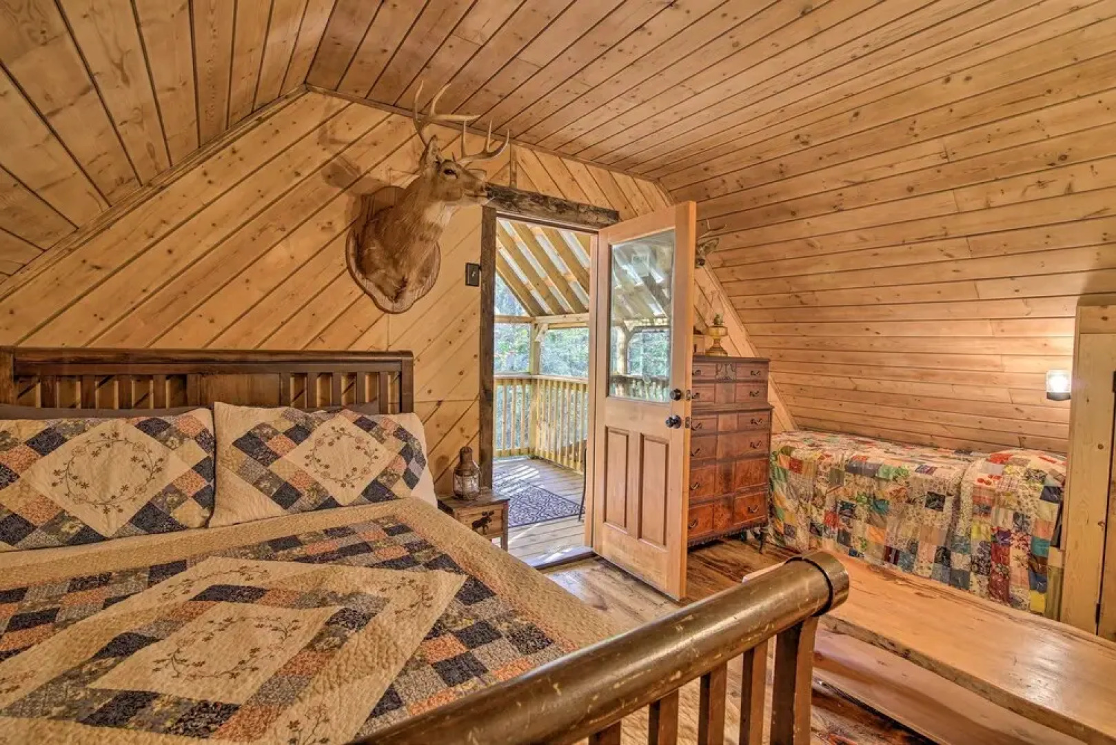 Tubes & Kayaks: 5-acre North Georgia Mtn Retreat