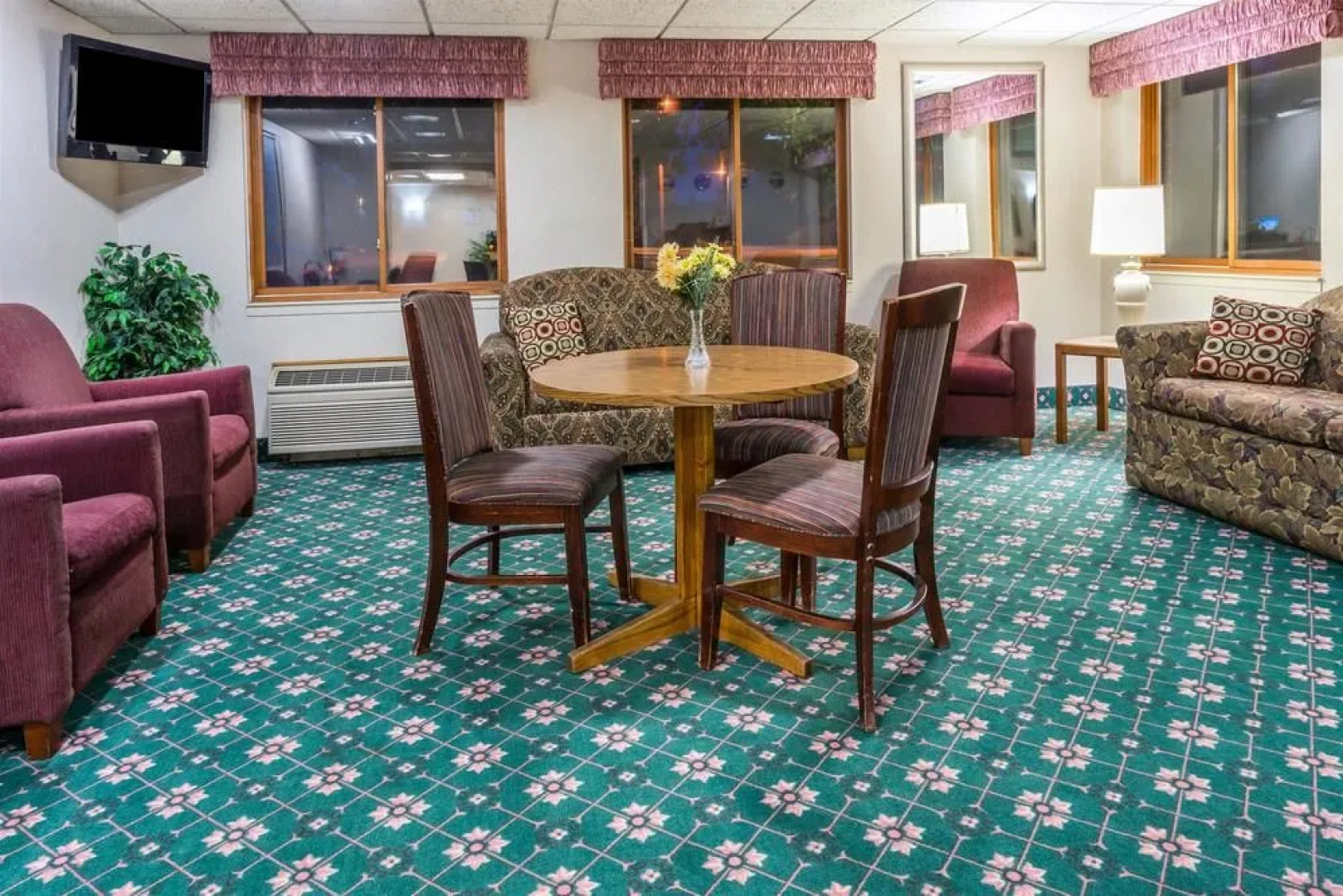 Days Inn by Wyndham Mounds View Twin Cities North