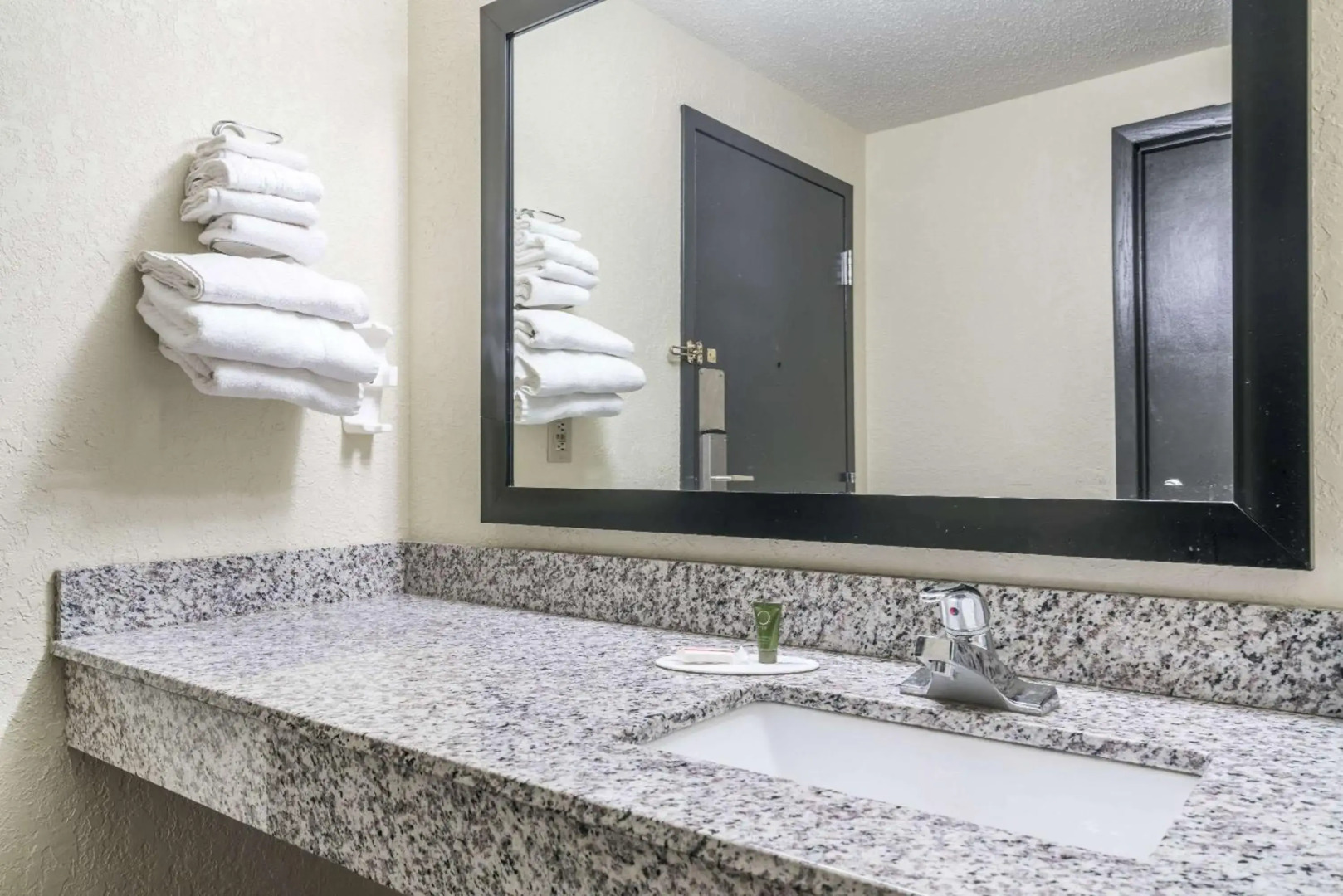 Holiday Inn Express & Suites Bensenville - O'Hare by IHG