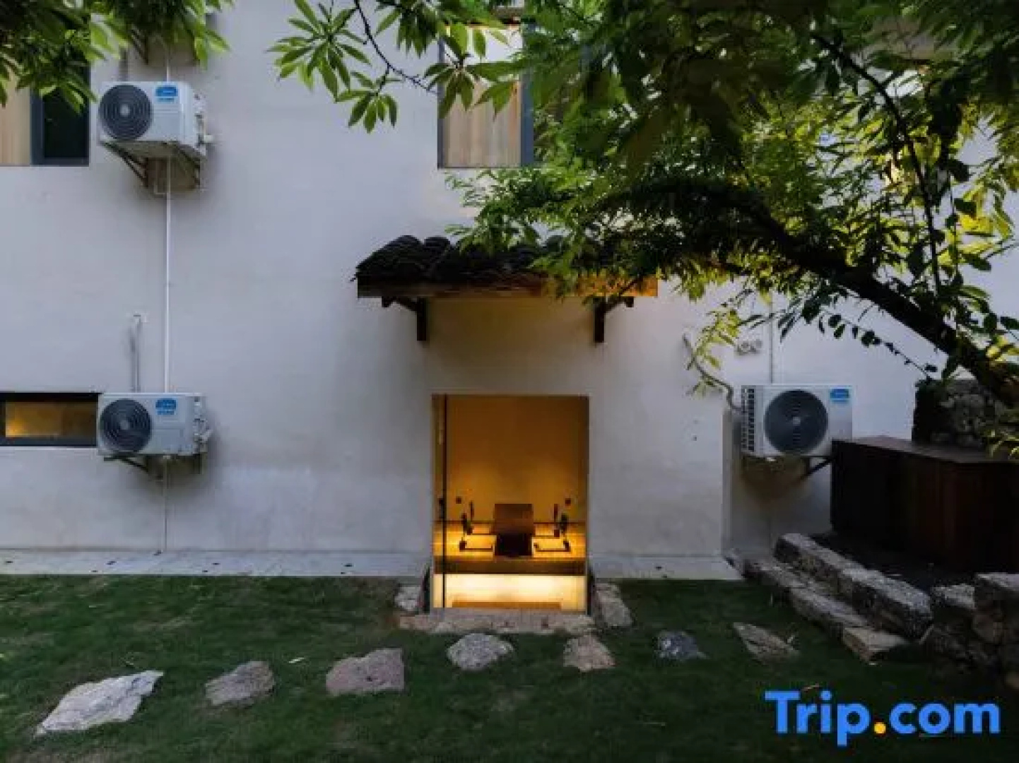 Yifangxi Hot Spring Hotel (Xianahei Branch, Wanfenglin Scenic Area)