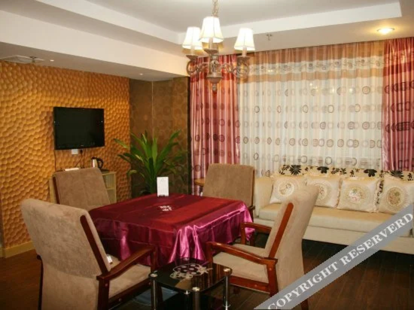 Universal House Haiyi Hotel