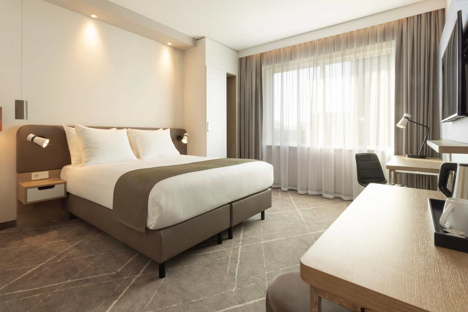 Holiday Inn Eindhoven Airport by IHG