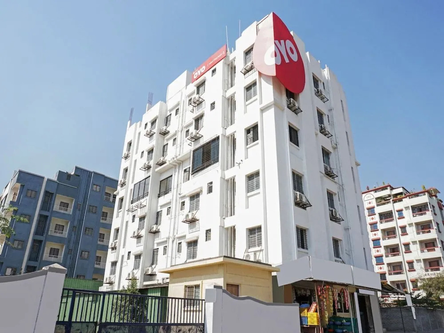 OYO Living 26804 Luxurious Studio Rooms