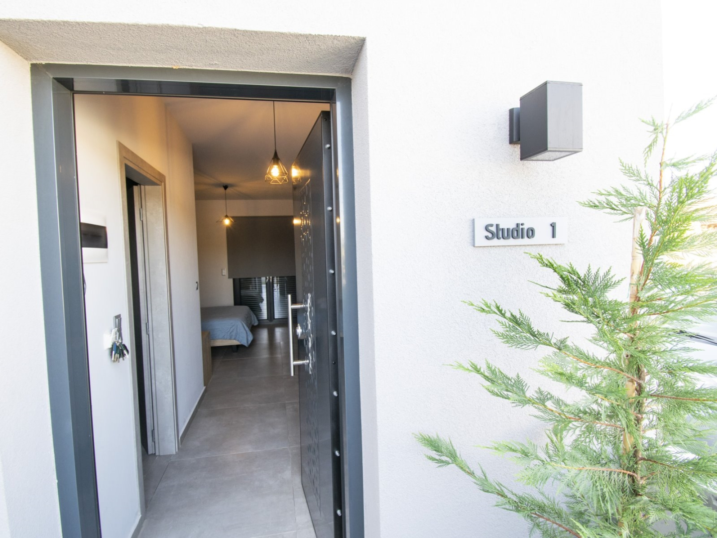 TheaSea Luxury Suites- Studio Suite 1