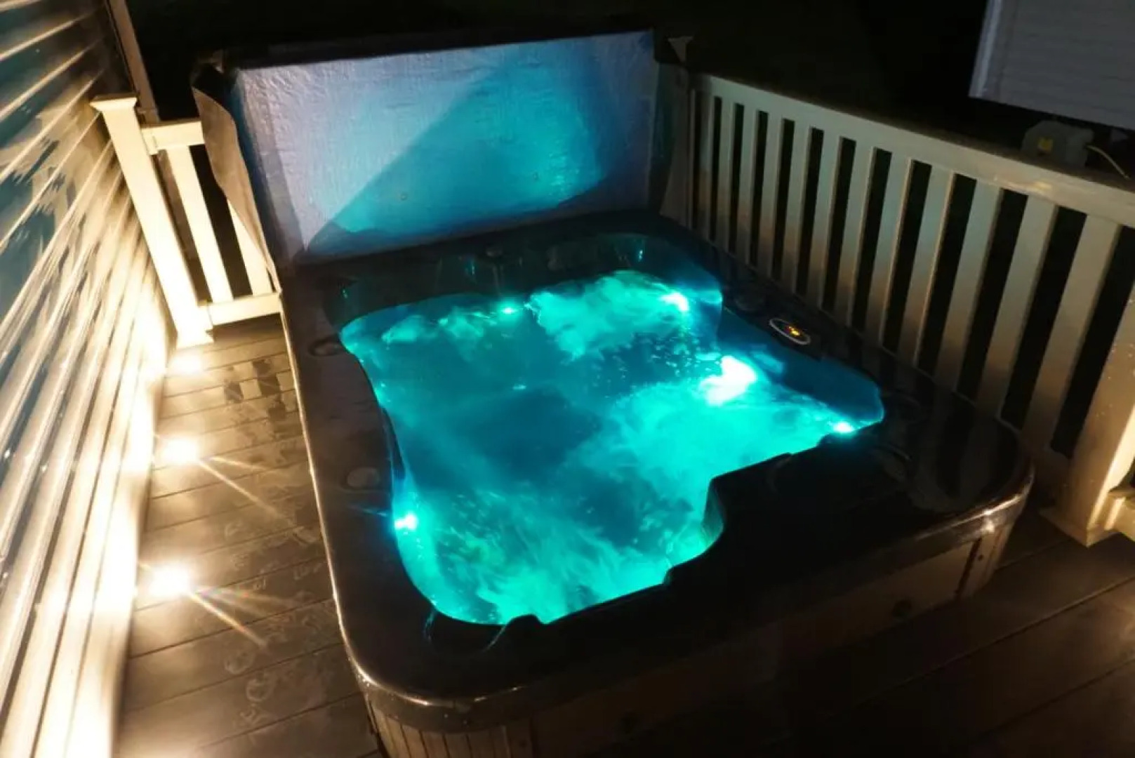 MPoint36 at Tattershall Lakes Hot Tub Lake Views 3 Bedrooms