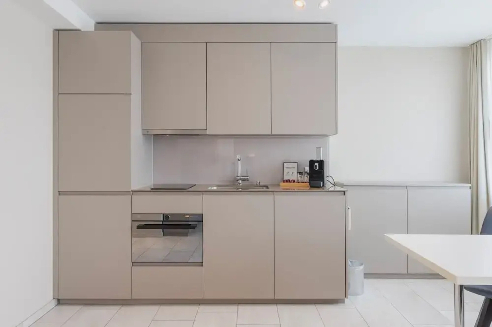 Amanthos Living Zürich Airport