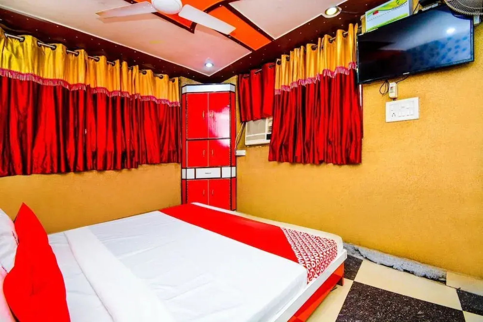 Gaur Guest House by OYO Rooms