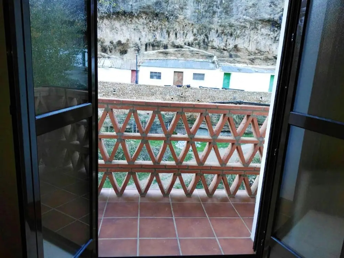 Apartment With one Bedroom in Setenil de las Bodegas, With Wonderful City View, Balcony and Wifi