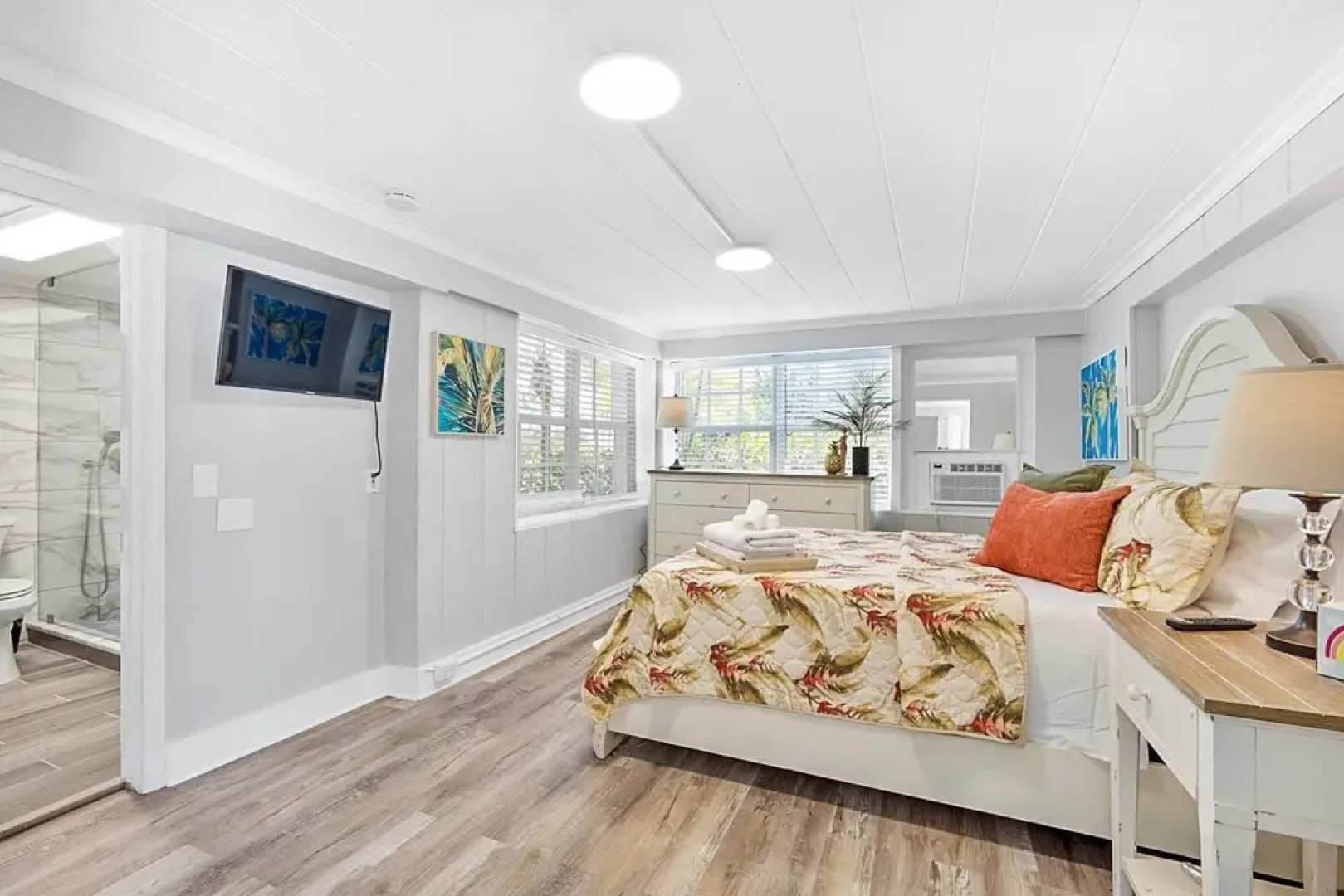 Key West Vibes Walking Distance to Wilton Drive - 2BD 3bth, Wilton Manors