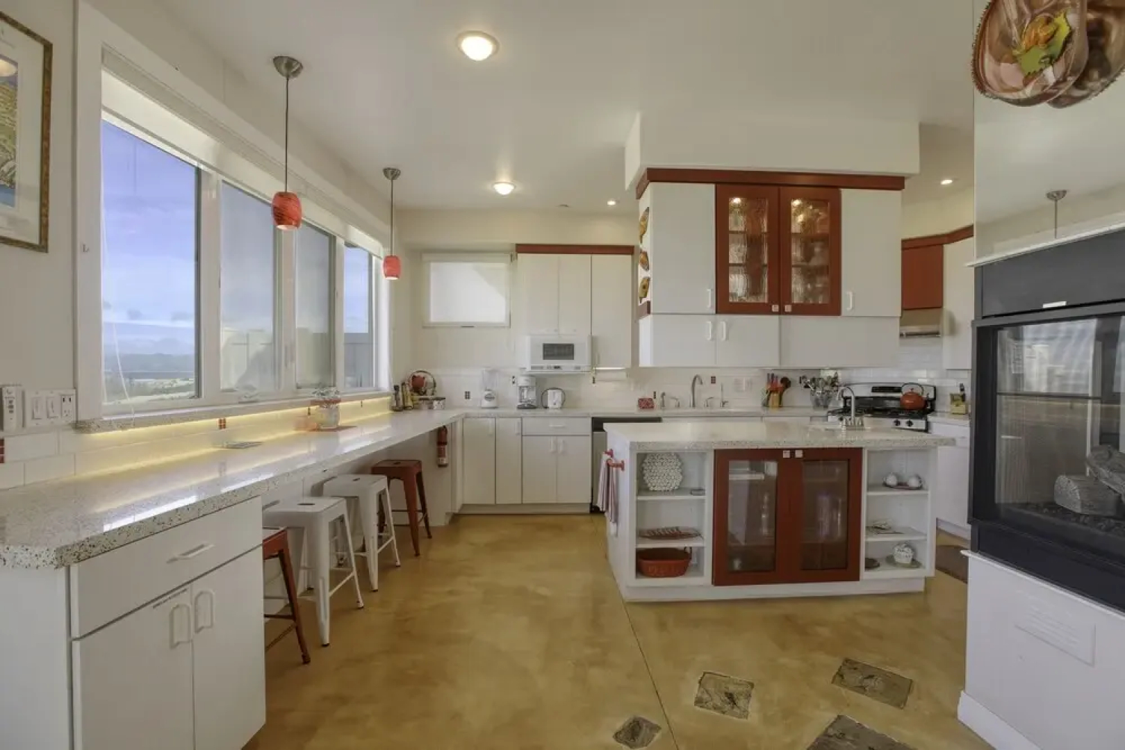 1460 Strand Way 2 Bedroom Home by Redawning