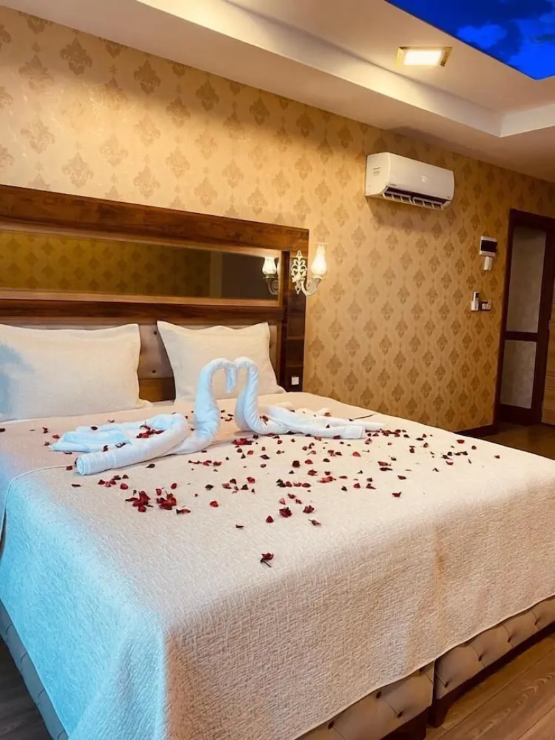 10 Numara Gold Suit Otel