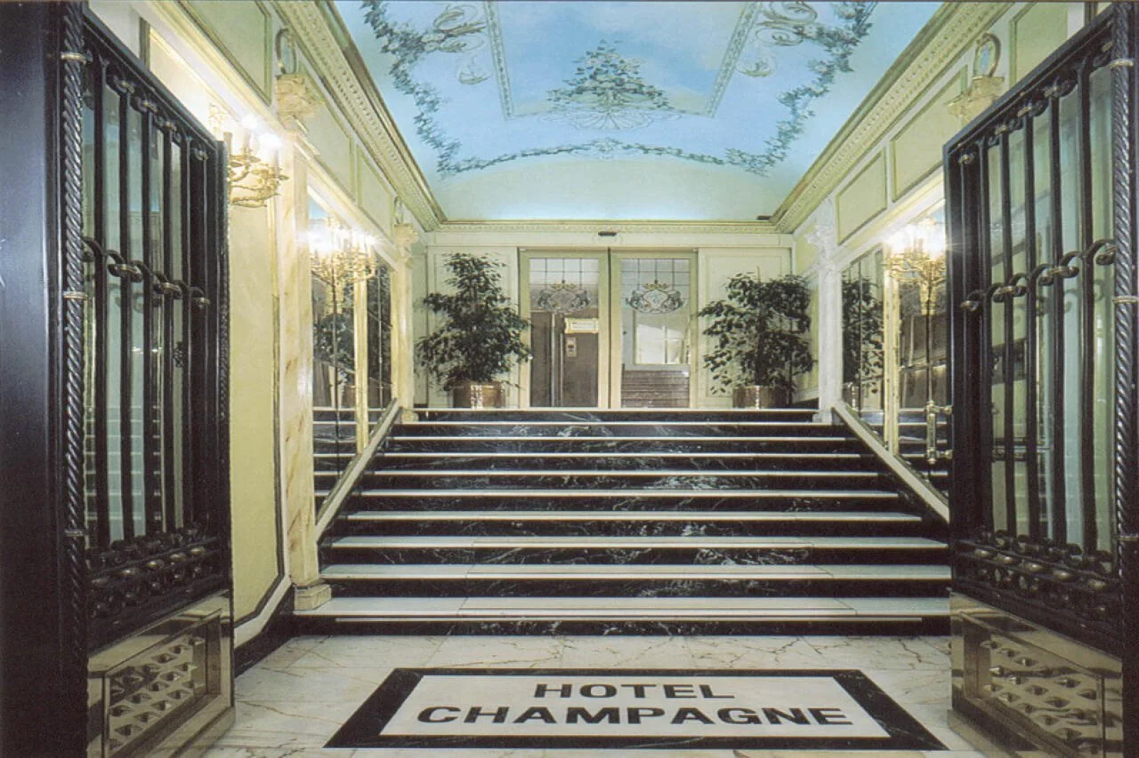 Champagne Palace Hotel