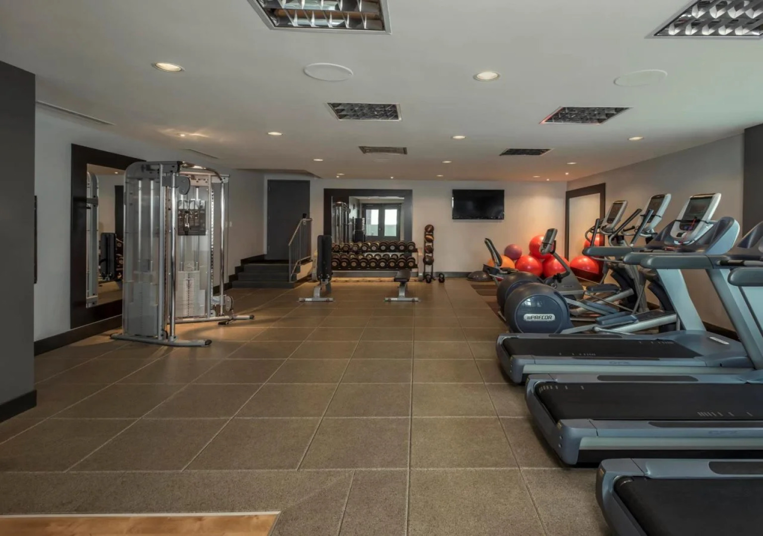 Hilton Winnipeg Airport Suites